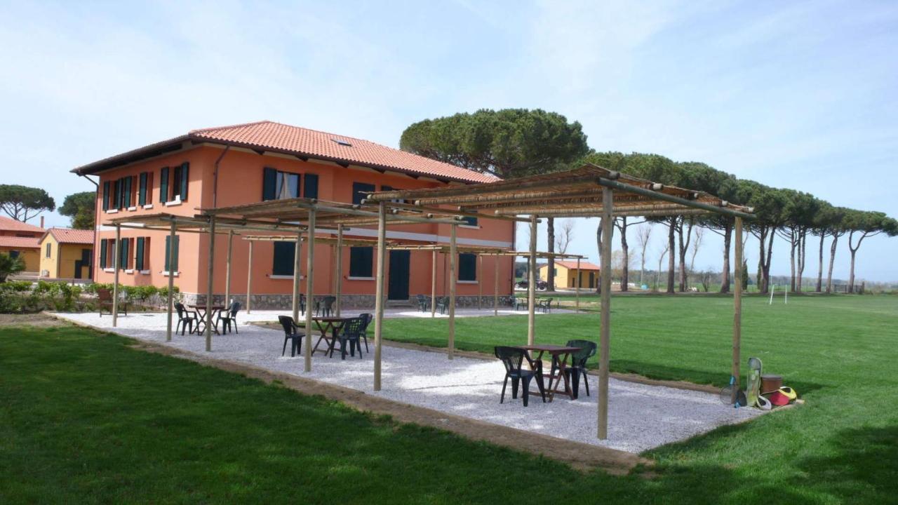 La Fattoria Di Tirrenia Aparthotel Exterior photo