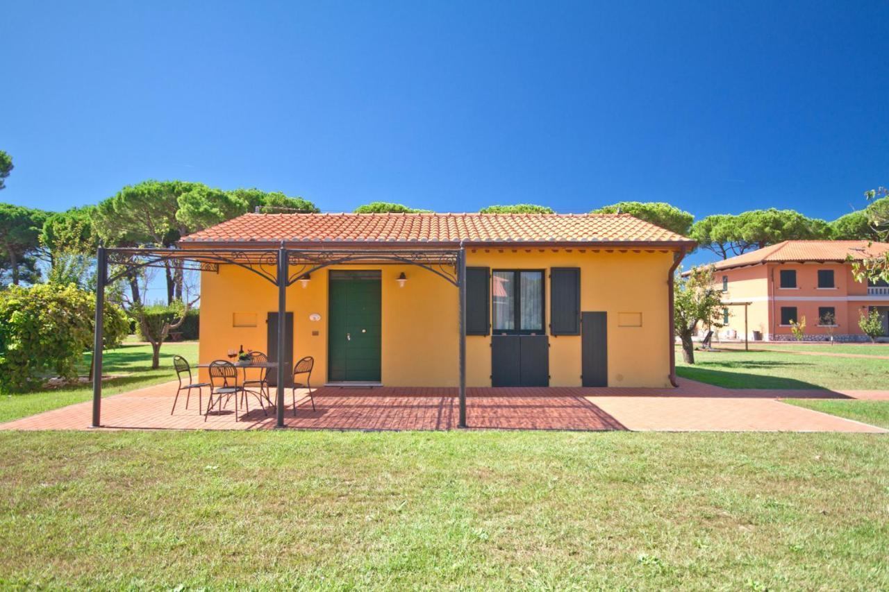 La Fattoria Di Tirrenia Aparthotel Exterior photo